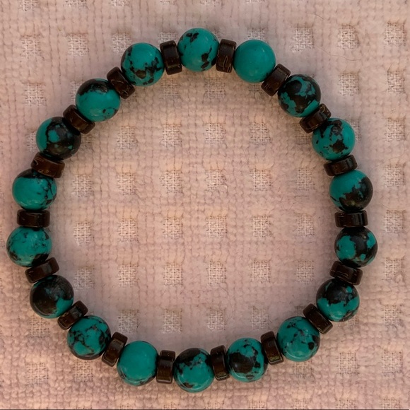 Pretty Faux Turquoise and Burgundy Heishi Stretch Bracelet - Picture 3 of 3